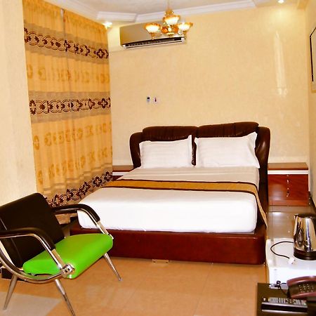 Best Point Hotel Dar es Salaam Esterno foto