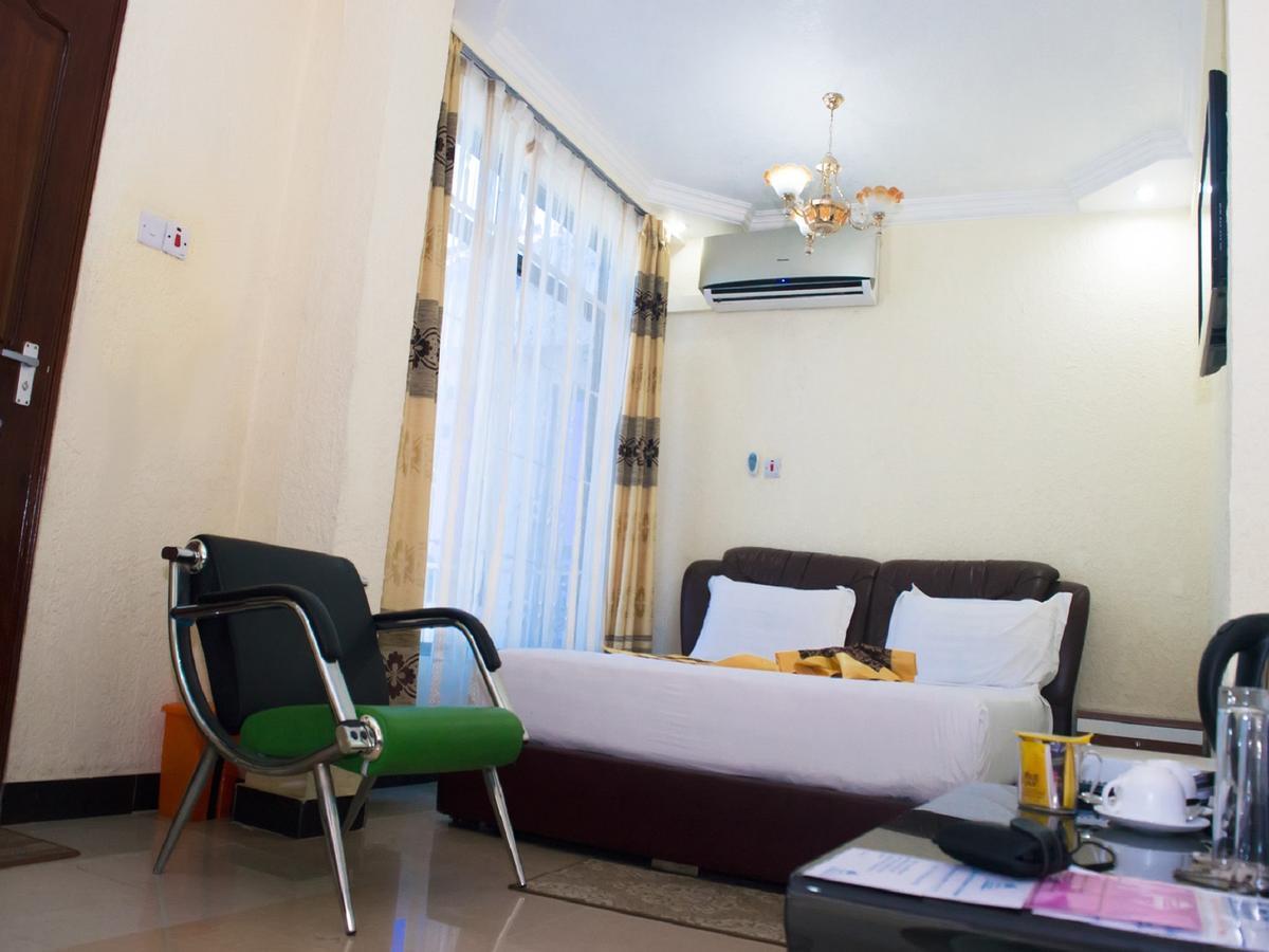 Best Point Hotel Dar es Salaam Esterno foto