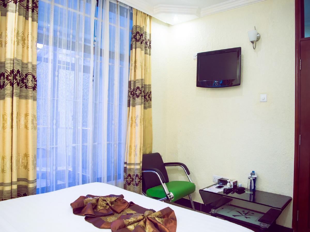 Best Point Hotel Dar es Salaam Esterno foto